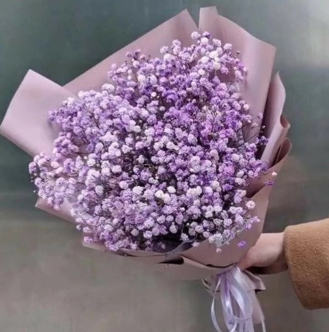 Букет цветов "Букет из фиолетовой гипсофилы"